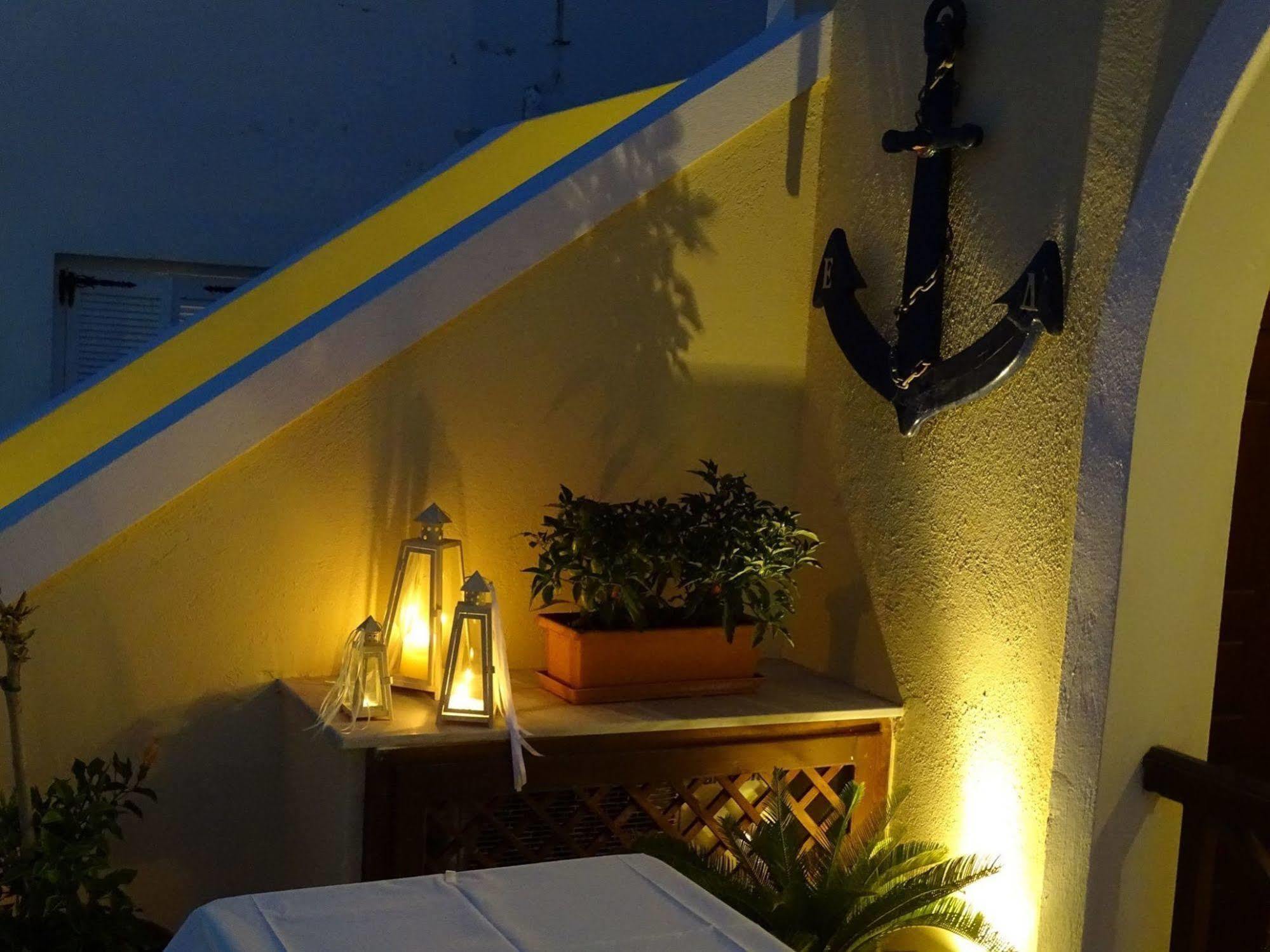 Chez Sophie Otel Kamári Dış mekan fotoğraf